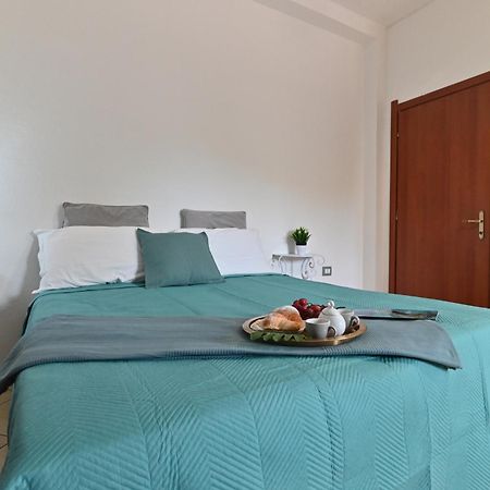 Izzhome Flamingo Pula Bagian luar foto