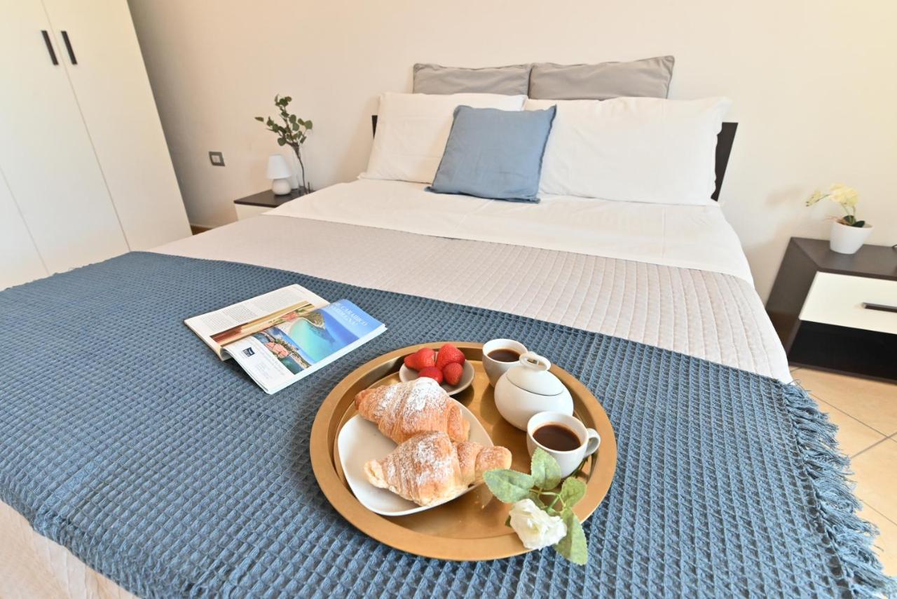Izzhome Flamingo Pula Bagian luar foto