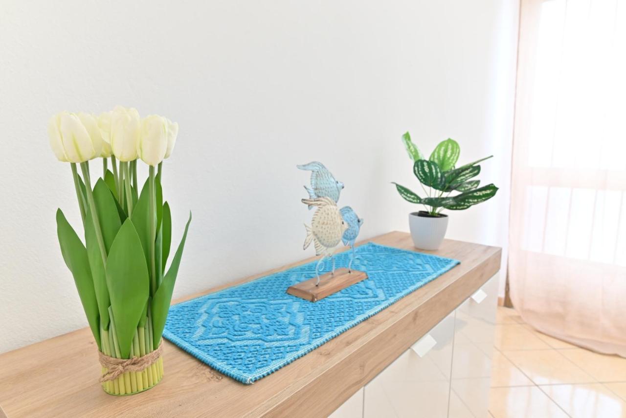 Izzhome Flamingo Pula Bagian luar foto
