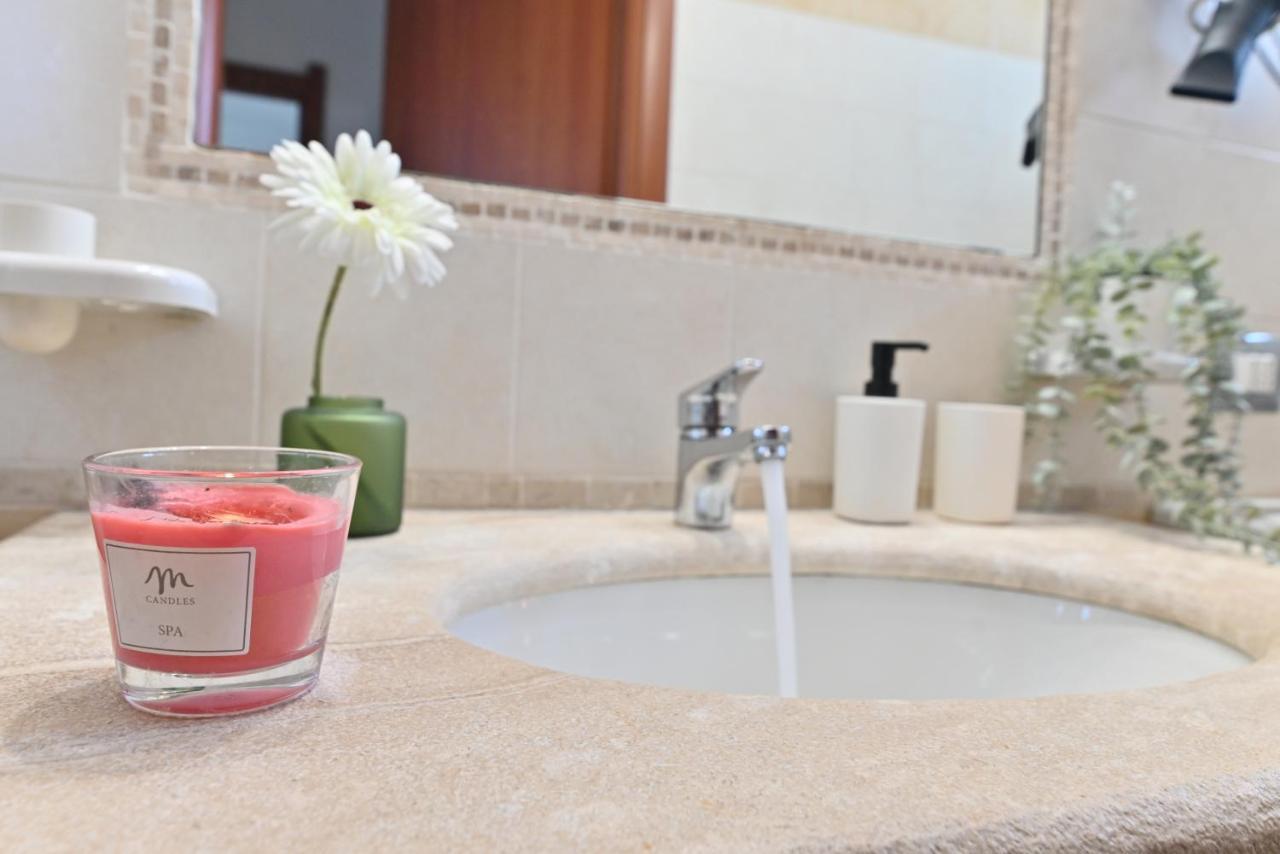 Izzhome Flamingo Pula Bagian luar foto