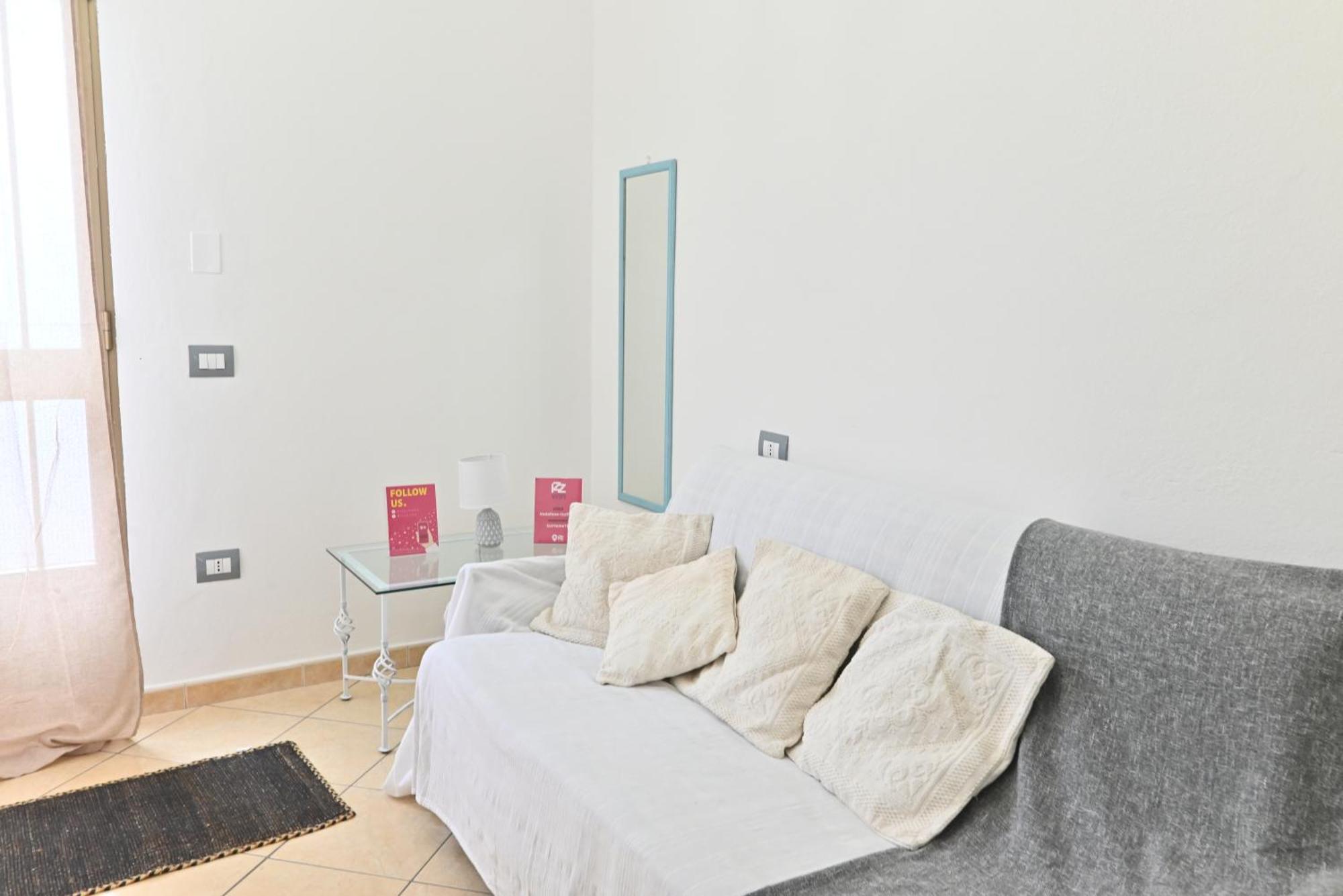 Izzhome Flamingo Pula Bagian luar foto